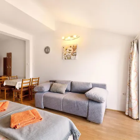 Studio-apartment Mit Meerblick By Interhome 茨里克韦尼察